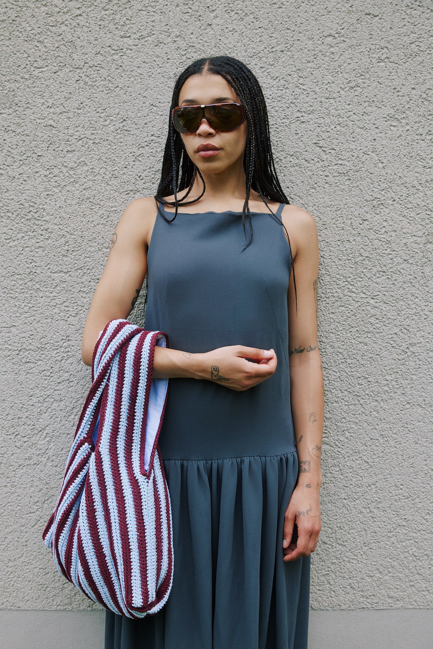Vittoria - Crocheted Beach Bag in Blue/Maroon Stripes