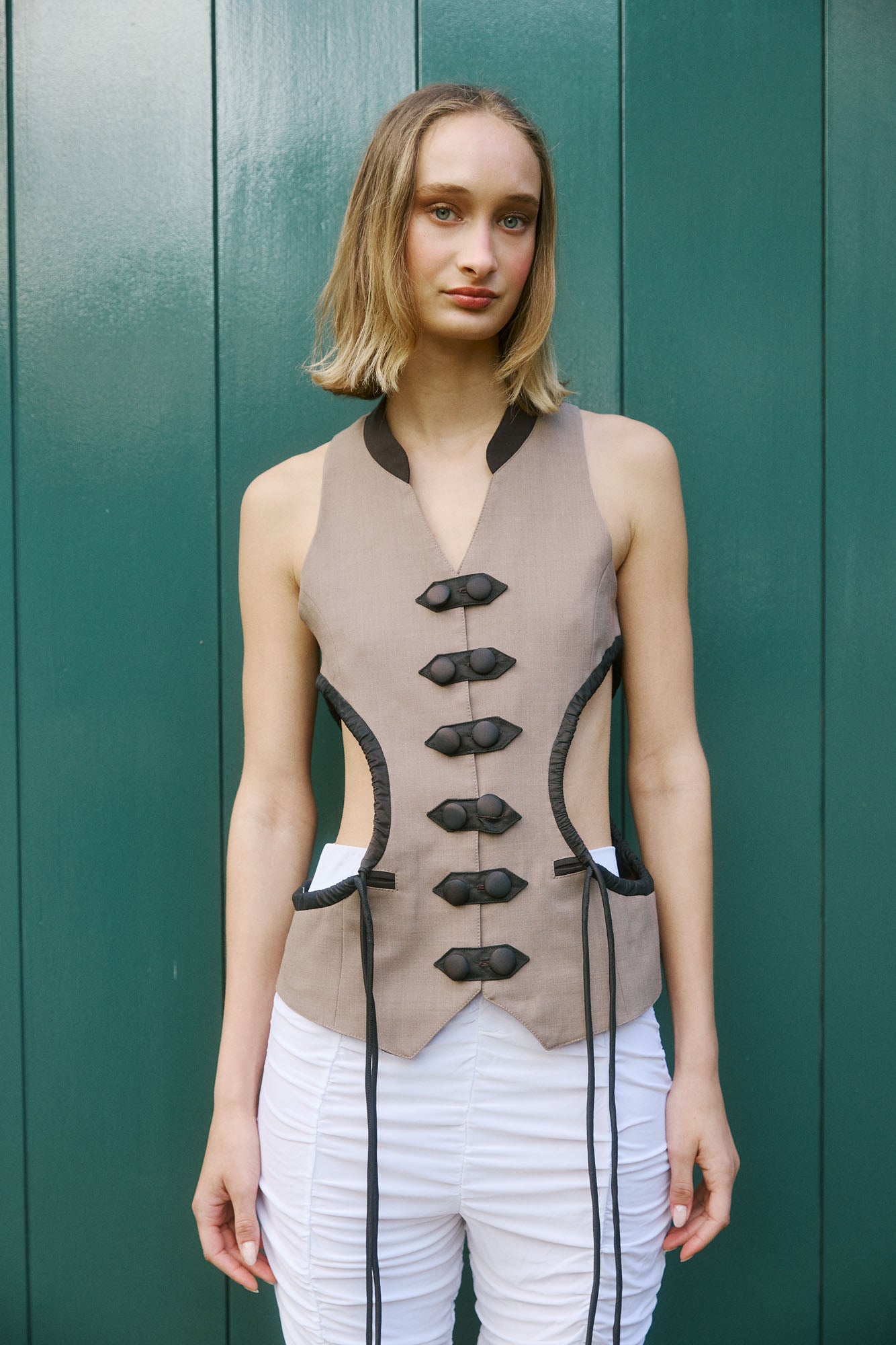 Bonaparte Vest – Light Brown / Black Coffee